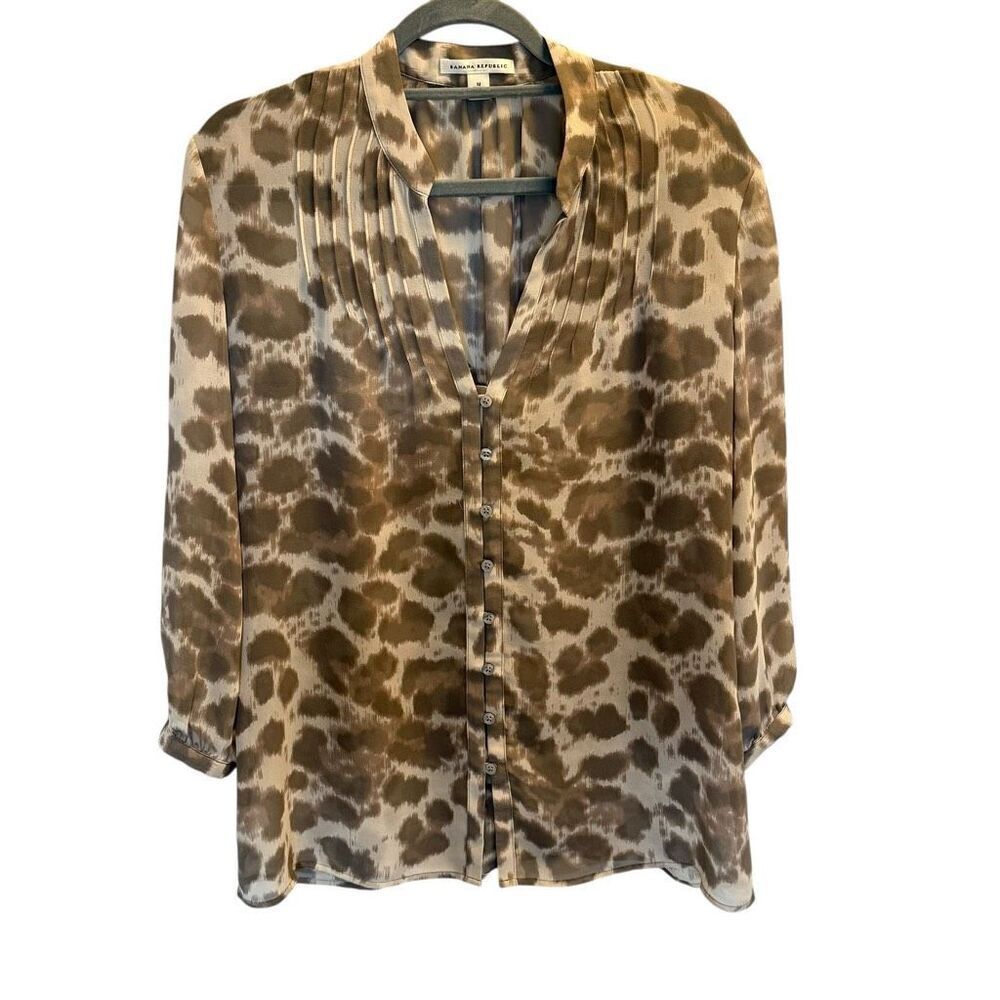 Banana Republic animal print size medium blouse